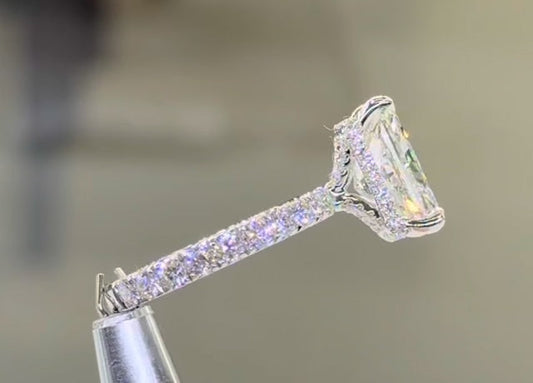 CUSTOM 4CT E VVS2 LAB DIAMOND Ring in 18 k white gold