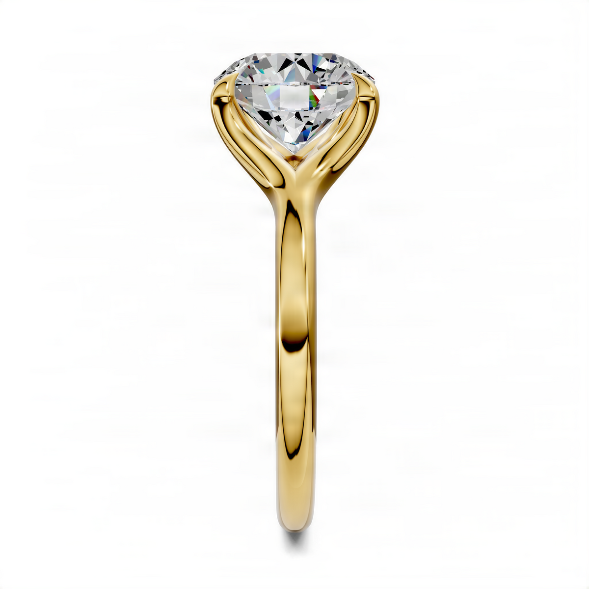 Yellow gold split-shank solitaire ring, close-up of round diamond setting
